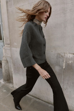 SHORT COAT WITH WOOL AND RUFFLED COLLAR - Zara фото 6