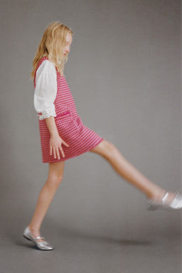TEXTURED FRAYED PINAFORE DRESS - Zara фото 5