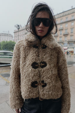 FAUX FUR JACKET WITH TOGGLES - Zara фото 4