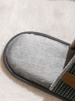 ?izgili ?n? Kapal? Erkek Ev Terli?i