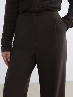 Loose Fit Geni? Pa?a Kad?n Pileli Pantolon