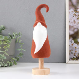 Фигурка керамика Гном в красном кафтане и колпаке, 7.7?7.2?26.6 см