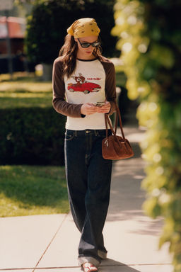 CAMISETA FLAM? ILUSTRACI?N GREMLINS &  X DYLAN?S T-SHIRT CLUB X ZARA / marron/blanco