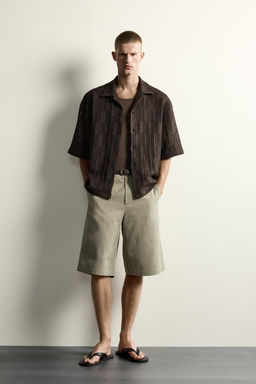 CAMISA RELAXED FIT ESTRUCTURA CALADA / Marr?n