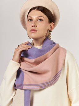 В СОСТАВЕ ШЕРСТЬ И КАШЕМИР Большой, мягкий, теплый однотонный двусторонний палантин. - Tantino фото 6