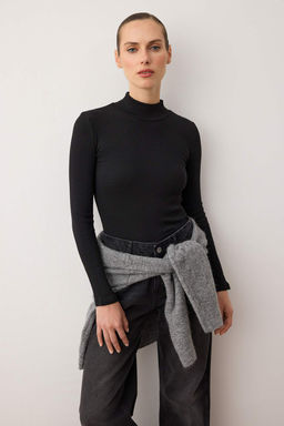 Siyah Fitted/Vucuda Oturan Dik Yaka Uzun Kol Fitilli Esnek Orme Bluz TWOAW21BZ0423