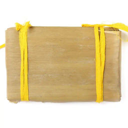 Плитка №1 в бамбуковом листе желтая лента (шу) 230-250 г