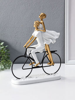 Сувенир полистоун "Парочка на велосипеде" бело-золотой 8,5х23х29 см