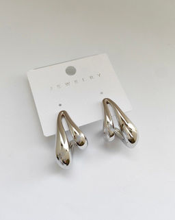 Стильные серьги