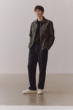 Pantalon con raya Regular Fit