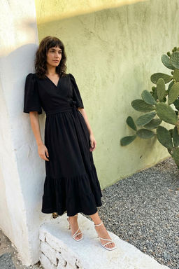 Siyah Kusakl? Dokuma Kruvaze Yaka S?rt Detayl? Midi Dokuma Elbise TWOSS23EL02164