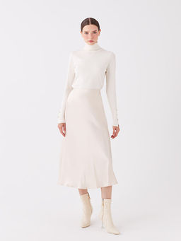 Standart Fit D?z Saten Kad?n Etek