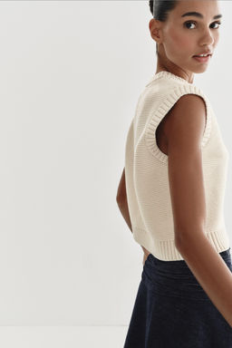 CHALECO PUNTO BOT?N DORADO / Crudo - Zara фото 6