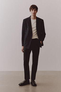 Chinos de corte ajustado