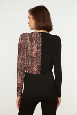 TRENDYOLMILLA Siyah Renk Bloklu Animal Desenli Kruvaze Yaka Esnek C?tc?tl? Orme Body TWOAW21BD0012 фото 13