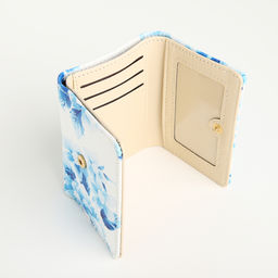 Кошелёк женский на кнопке, 10.5×2.5×8.5 см, с цветочным принтом, белый/голубой