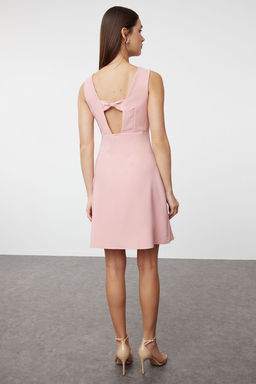 Pudra A Kesim Dugme ve S?rt? Fiyonk Detayl? Mini Dokuma Elbise TWOSS24EL00987 - Trendyolmilla фото 5