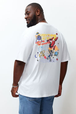 Trendyolmilla Man Beyaz Buyuk Beden Oversize/Genis Kesim On ve S?rt Uzay Bask?l? %100 Pamuk T-Shirt TMNSS25BF00012