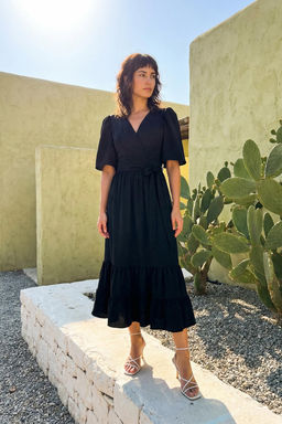 Siyah Kusakl? Dokuma Kruvaze Yaka S?rt Detayl? Midi Dokuma Elbise TWOSS23EL02164