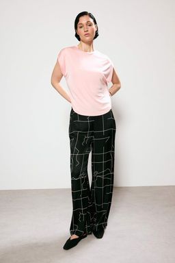 Trendyol Studio Pembe Duz Regular Bisiklet Yaka Dusuk Kol Kolsuz Esnek Orme Bluz TWOSS26BZ00580