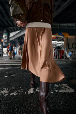 SATIN MIDI SKIRT - Zara фото 4