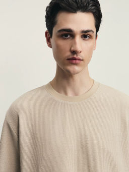 Футболка из фактурной ткани / Zarina фото 13