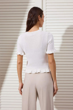 Limited Edition Ekru F?rf?r Detayl? Bisiklet Yaka Triko Bluz TWOSS26BZ00135