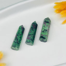 Кристалл из Цоизита