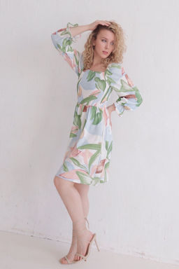 12210 Платье с весенним принтом