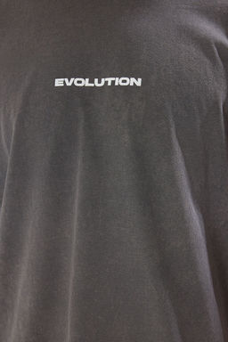 Trendyolmilla Man Antrasit Unisex Oversize/Genis Kesim Soluk Efekt Kelebek Bask?l? %100 Pamuk T-Shirt TMNSS25TS00013  фото 5
