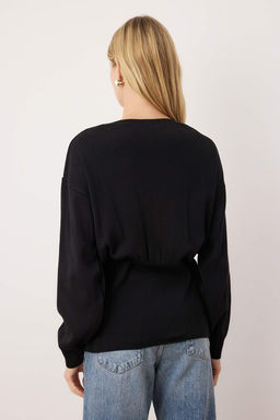 Siyah Dugme Detayl? Genis Kal?p V Yaka Triko H?rka-Bluz Tak?m TWOAW26HI00017