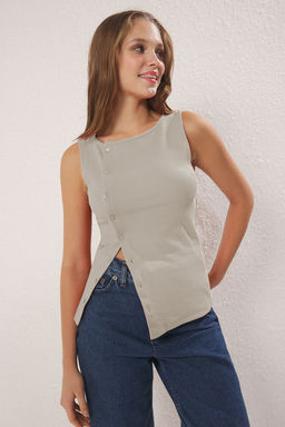 Trendyolmilla K?rm?z? Dugmeli Asimetrik Fitted/Vucuda Oturan Orme Bluz TWOSS25BZ00394 фото 22