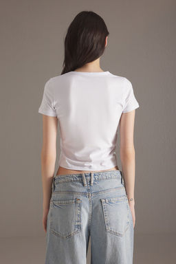 Beyaz Cilek Bask?l? Fitted/Vucuda Oturan Bask?l? Orme T-Shirt TWOSS25TS00082