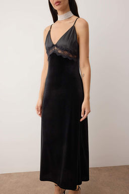 Siyah Kadife Saten ve Dantel Detayl? Y?lbas? Elbisesi TPRAW26EL00065 - Trendyolmilla фото 4