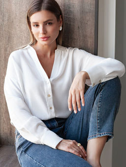 VILATTE / Летящая блузка из премиальной вискозы и лиоцелла