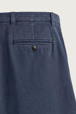 PANTAL?N CHINO STRAIGHT FIT PLIEGUES / Marino