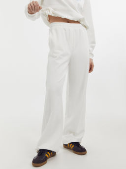 Брюки женские в белом цвете