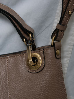 Сумка кожаная кросс-боди Deboro 30347 тауп