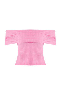 Pembe Dokulu Karmen Yaka Vucuda Oturan Crop Esnek Orme Bluz TWOSS25BZ00602