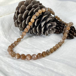 Бусы на увеличение из Солнечного камня