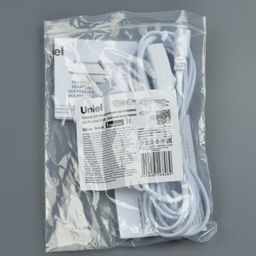 UCX-PT3/L10-300/B WHITE 1 STICKER Провод для подключения светильника ULI-P* к сети 220В. 300 см, 3 контакта, с кнопкой включения. Белый. ТМ Uniel