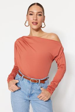 Trendyolmilla Siyah Asimetrik Yaka Dokumlu Esnek Orme Bluz TWOAW21BZ1383