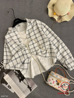 Женская рубашка в клетку с топиком