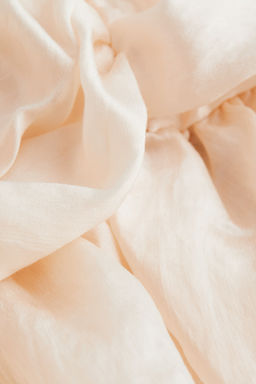 Blusa cropped con manga puffy y peplo - H&m фото 3