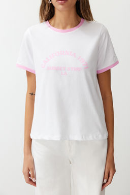 TRENDYOLMILLA Ekru %100 Pamuk Slogan Bask?l? Kontrast Biye Detayl? Orme T-Shirt TWOSS24TS00105 фото 5