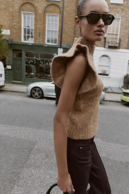 WOOL TOP WITH RUFFLES - Zara фото 4