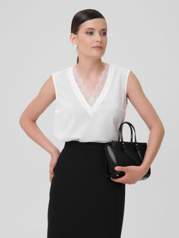 Блузка с кружевом