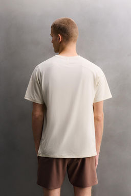 CAMISETA T?CNICA ESTRUCTURA / Crudo / Vigor? - Zara фото 3