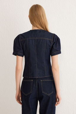 Trendyolmilla Koyu Mavi K?sa Balon Kollu V Yaka Denim Bluz TWOSS25BZ00000 фото 5