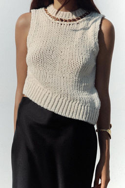 KNIT TOP WITH CHAIN DETAIL AND ASYMMETRIC HEM - Zara фото 3